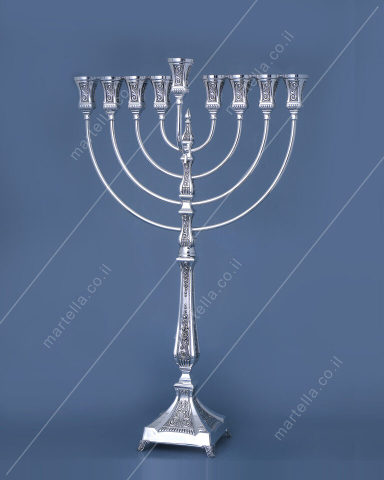 חנוכיה דגם 36